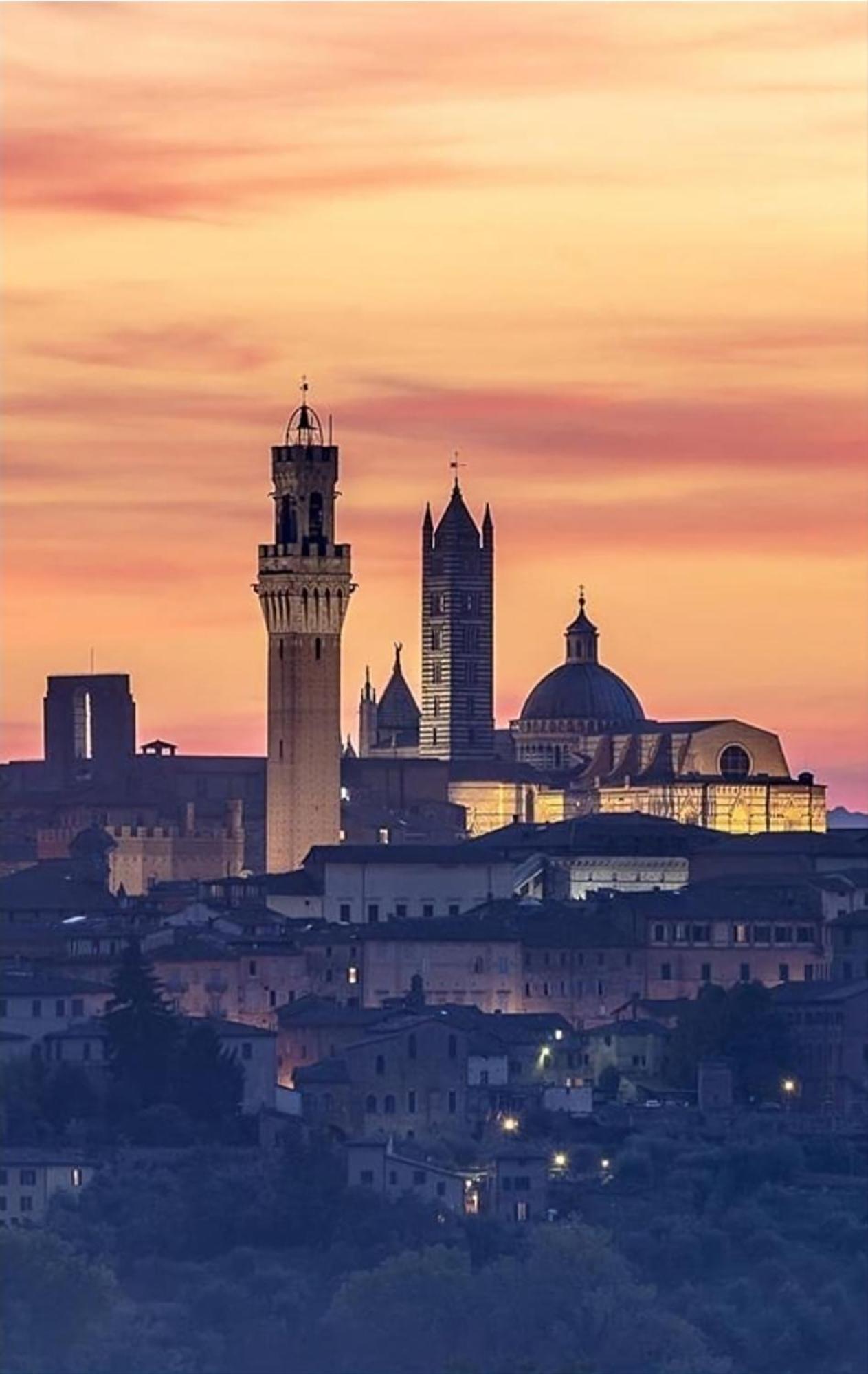 Cor Magis Kamullia - 200 Meters From The Historic Center And Close To The Train Station Siena Buitenkant foto